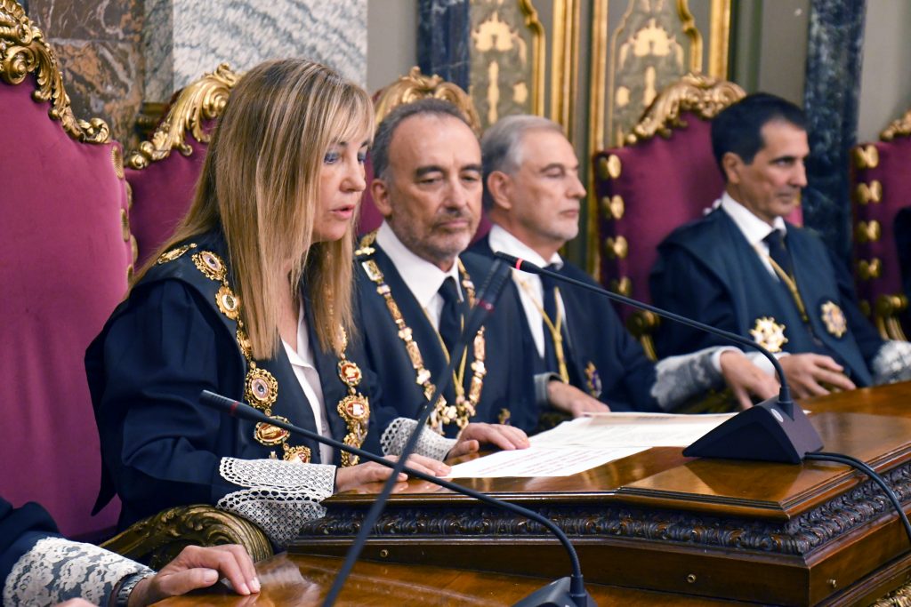 El presidente del CGPE, asiste a la toma posesión de Isabel Perelló, como presidenta del Tribunal Supremo y del Consejo General del Poder Judicial